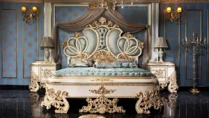 Luxury Antique European Style Solid Teak Wood Hand Carving Bed