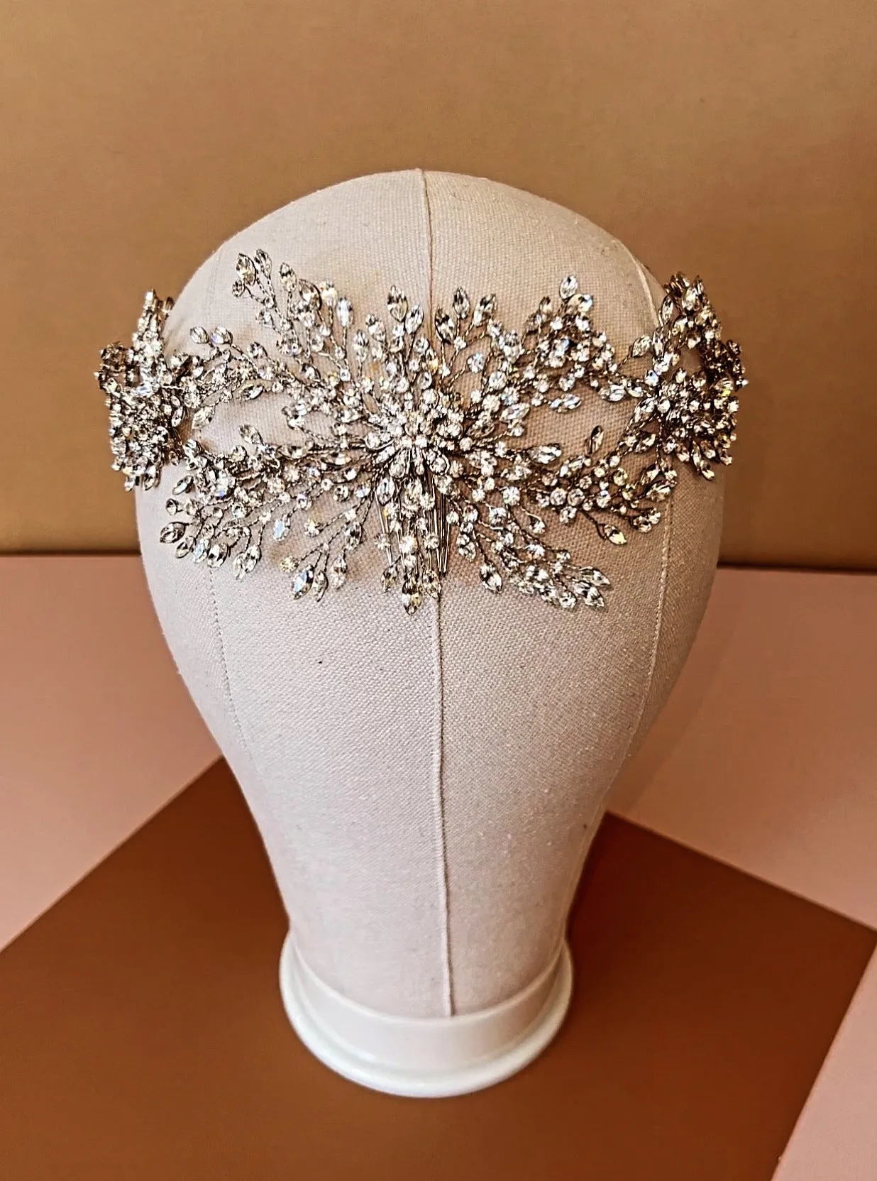 MINERA Majestic and Luxurious Headpiece / Halo Design