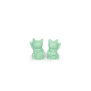 SALT AND PEPPER LUCKY CAT